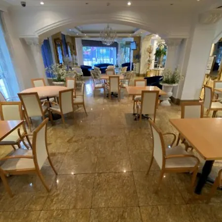 Hotell Artheus Carmelitas 4*