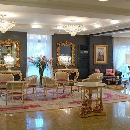 Hotell Artheus Carmelitas 4*