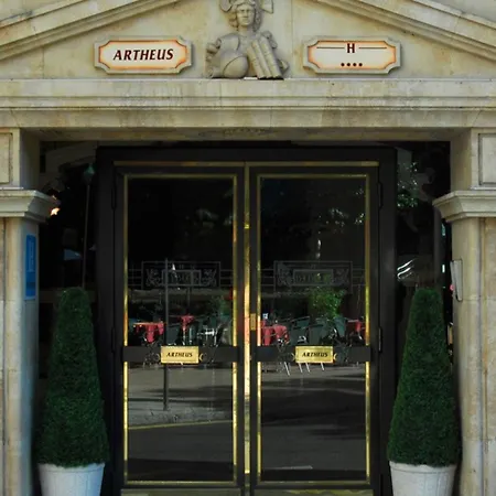 Hotell Artheus Carmelitas 4*