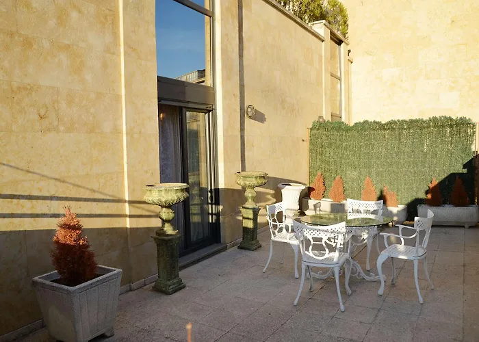 Artheus Carmelitas מלון